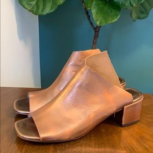 NWOT Kelsi Dagger Sabra Sandal Rose Gold/Copper